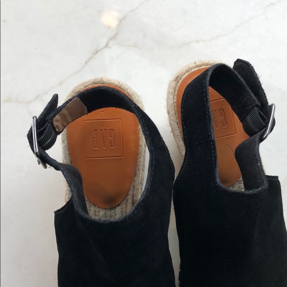 Gap black suede, wedge heel shoes - Picture 2 of 5